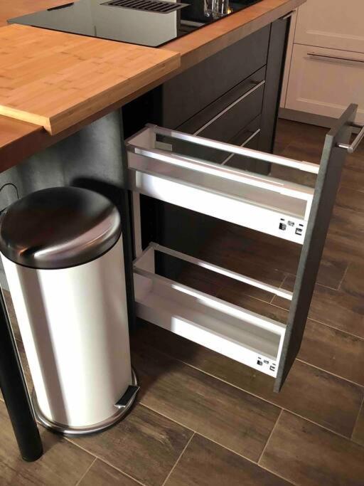 Stylisches Maybach Appartement Mit Terrasse Fuer 5 Personen, 5 Betten, Grosse Kochinsel, Homeoffice Mit 250Mbit Wlan Aidlingen Esterno foto