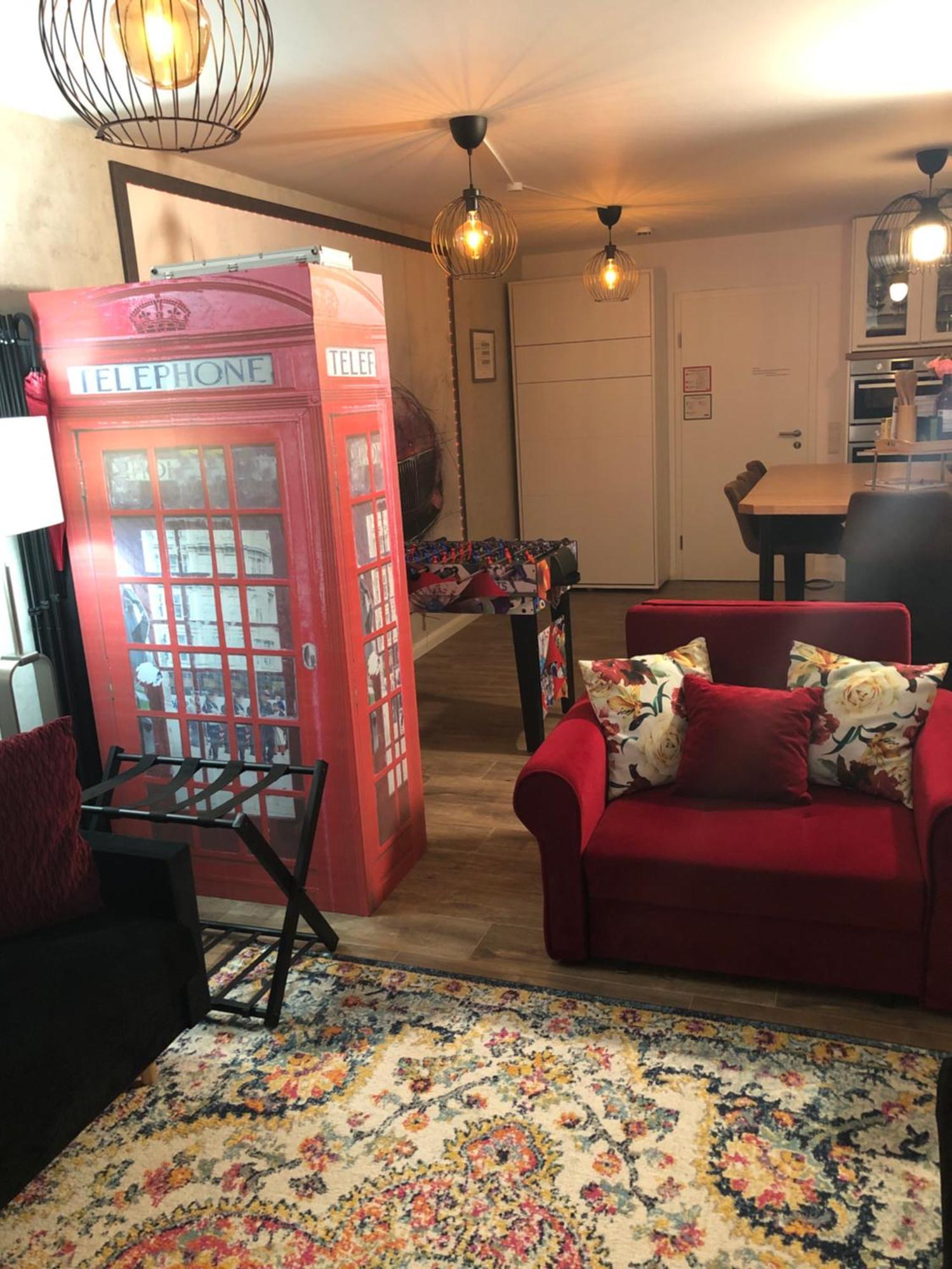 Stylisches Maybach Appartement Mit Terrasse Fuer 5 Personen, 5 Betten, Grosse Kochinsel, Homeoffice Mit 250Mbit Wlan Aidlingen Esterno foto