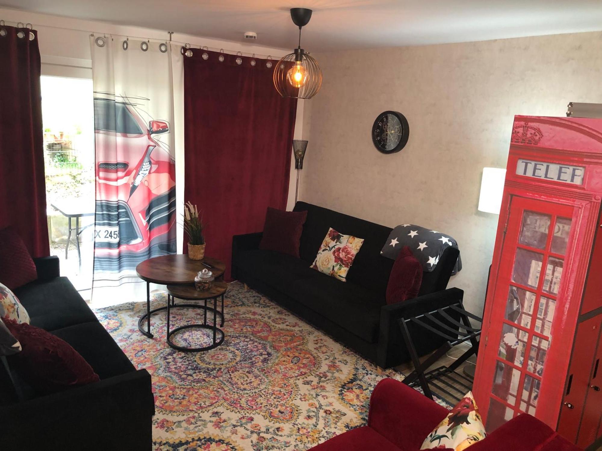 Stylisches Maybach Appartement Mit Terrasse Fuer 5 Personen, 5 Betten, Grosse Kochinsel, Homeoffice Mit 250Mbit Wlan Aidlingen Esterno foto