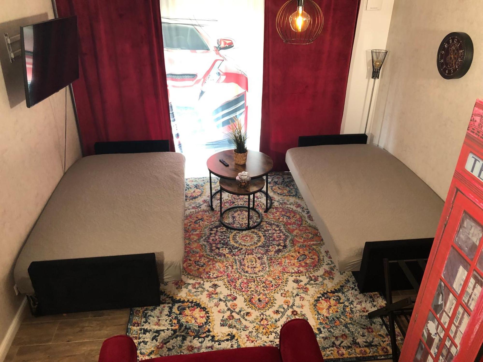 Stylisches Maybach Appartement Mit Terrasse Fuer 5 Personen, 5 Betten, Grosse Kochinsel, Homeoffice Mit 250Mbit Wlan Aidlingen Esterno foto